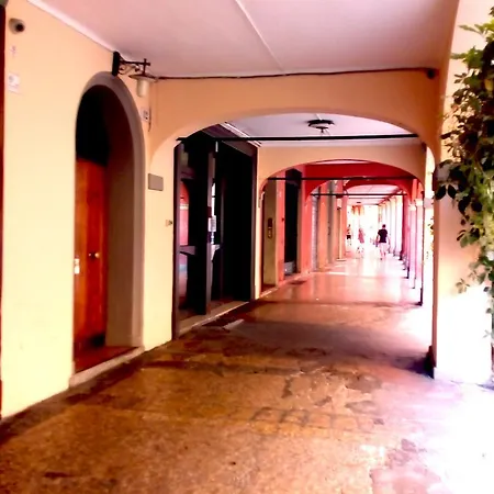 بيت ضيافة Cartoleria بولونيا